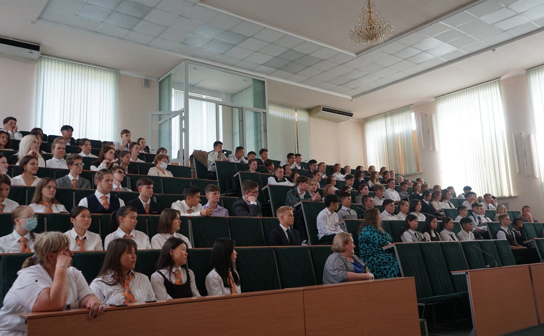 Владимир Полетаев встретился со школьниками Республики Алтай