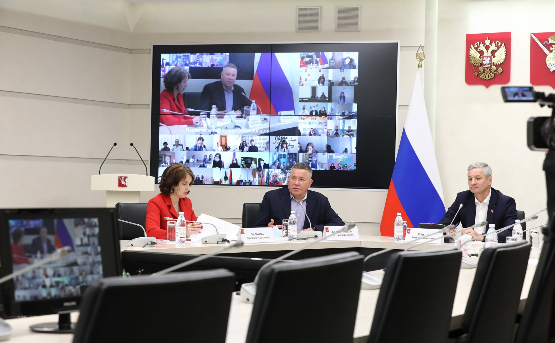 Встреча с членами Молодежного дискуссионного клуба региона