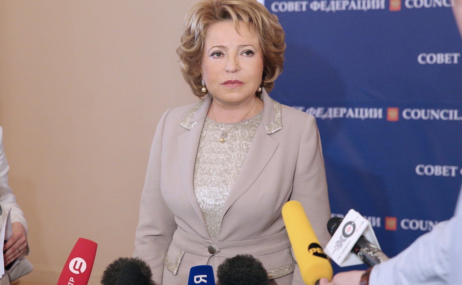 26-06 335 Матвиенко заседание зал Таврический 14