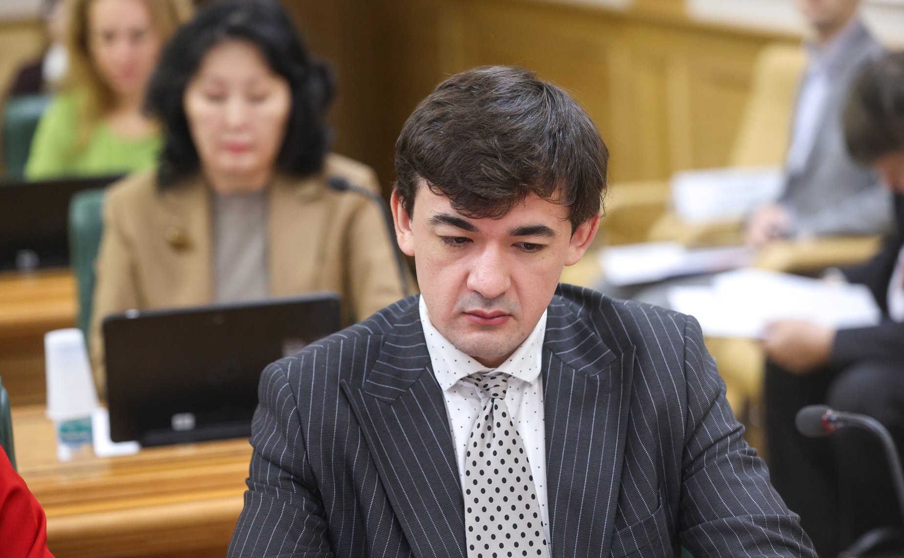 Круглый стол на тему «Особый порядок привлечения к административной ответственности судей и иных должностных лиц, выполняющих определенные государственные функции»