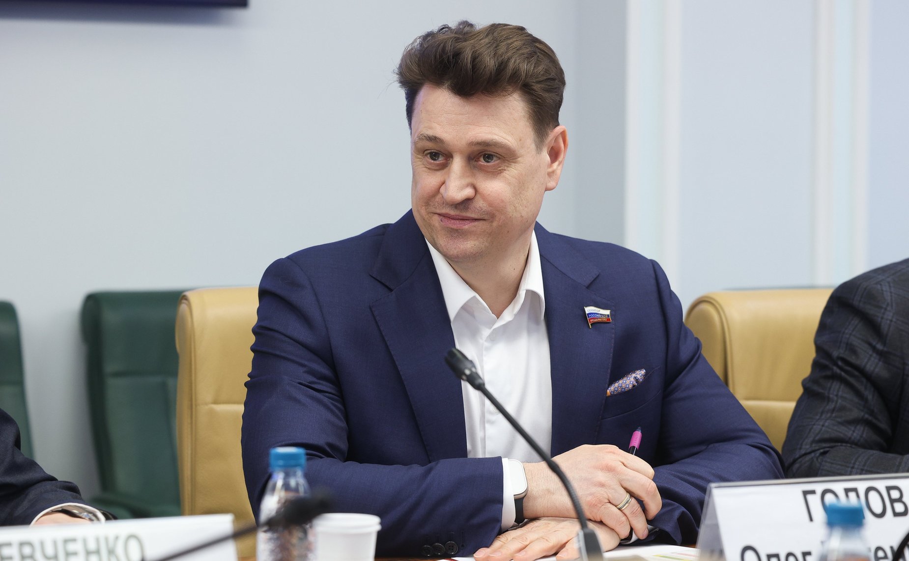 Олег Голов