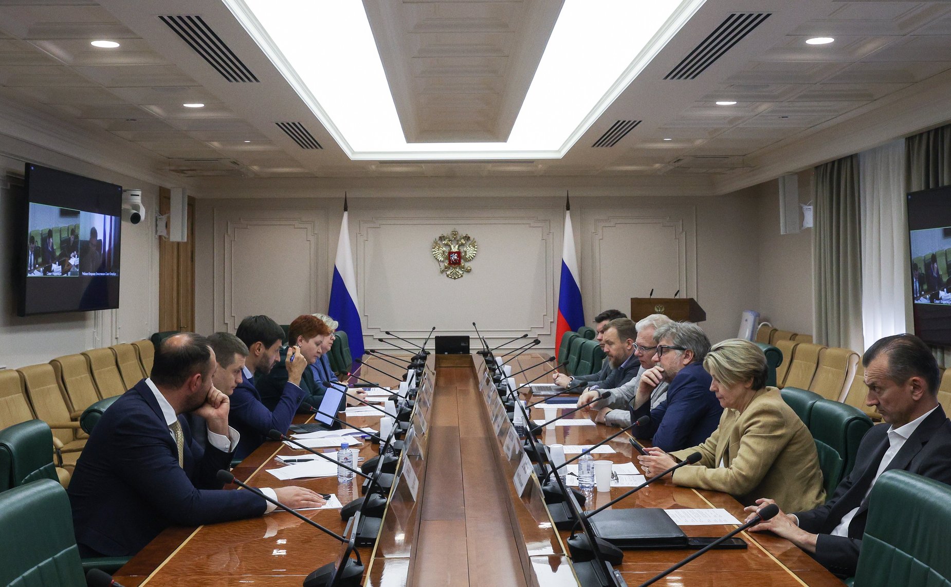Круглый стол Комитета СФ по экономической политике «Рекламный рынок в субъектах РФ: состояние, тенденции развития, особенности законодательного регулирования»