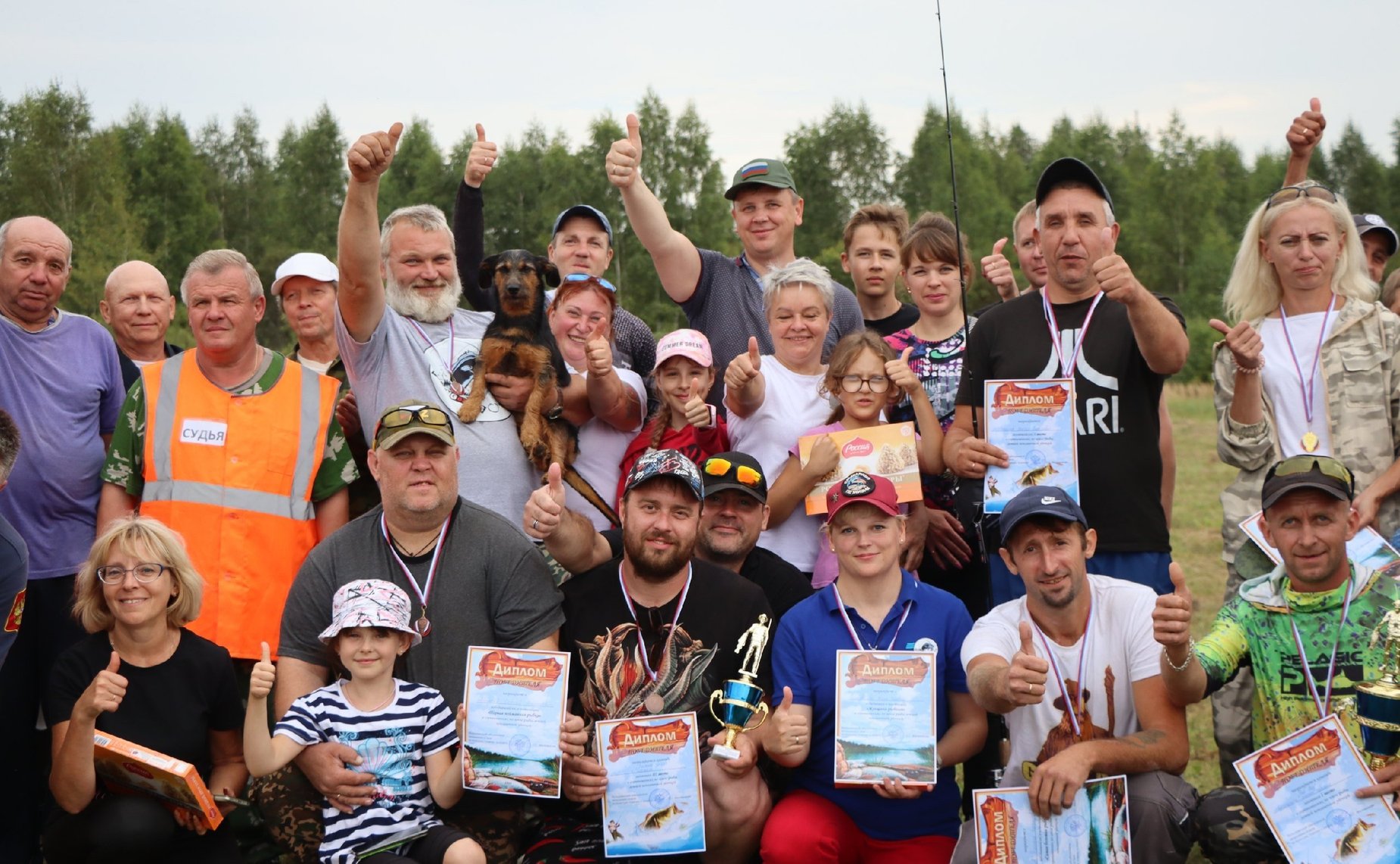Артем Малащенков организовал летние соревнования по рыбной ловле в Смоленской области