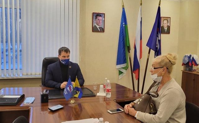 Эдуард Исаков в рамках работы в регионе провел прием граждан в Сургуте, а также встретился с активной молодежью — представителями НКО, социально-ориентированных, культурных молодежных организаций, на базе которых развивается корпоративное добровольчество