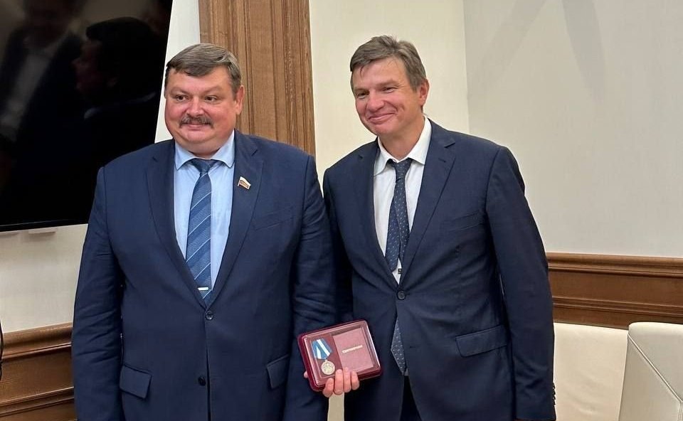 Сергей Колбин вручил награды Совета Федерации врачам института им. П.А. Герцена