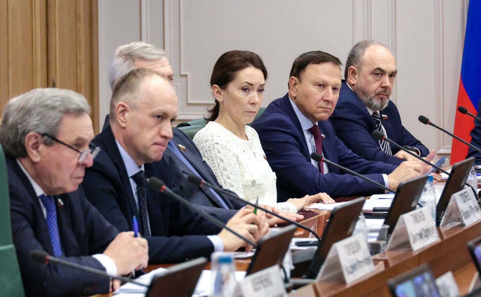 Круглый стол на тему «О реализации проектов по строительству индивидуальных жилых домов по договорам строительного подряда с использованием счетов эскроу»