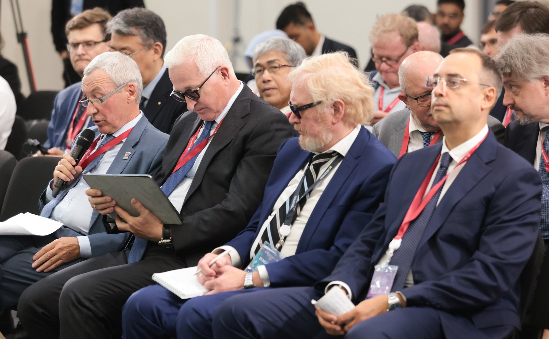 Сессия «Большое Евразийское партнерство: новые парадигмы развития континента». X Восточный экономический форум