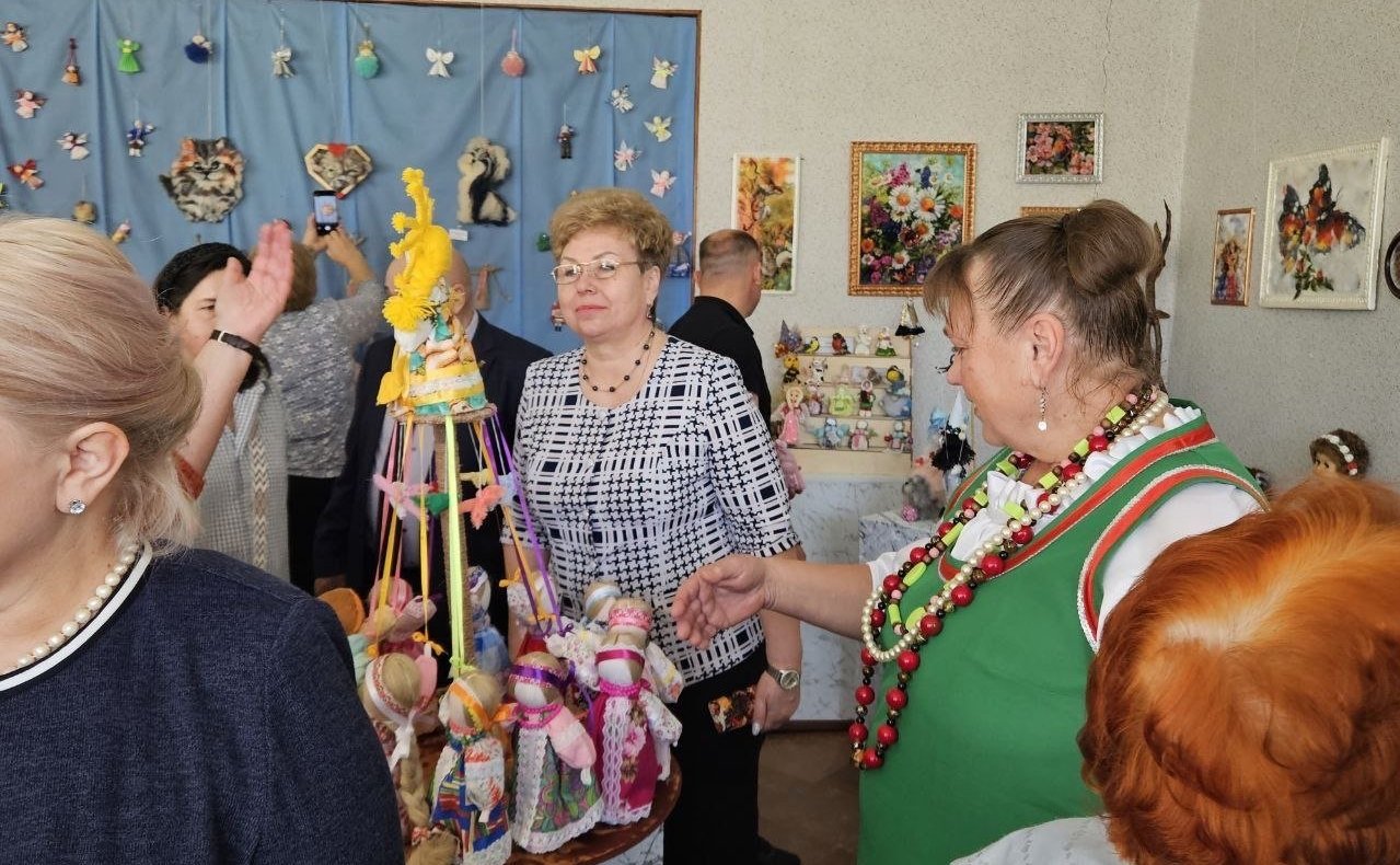 Ольга Бас посетила Кировский историко-художественный музей ЛНР