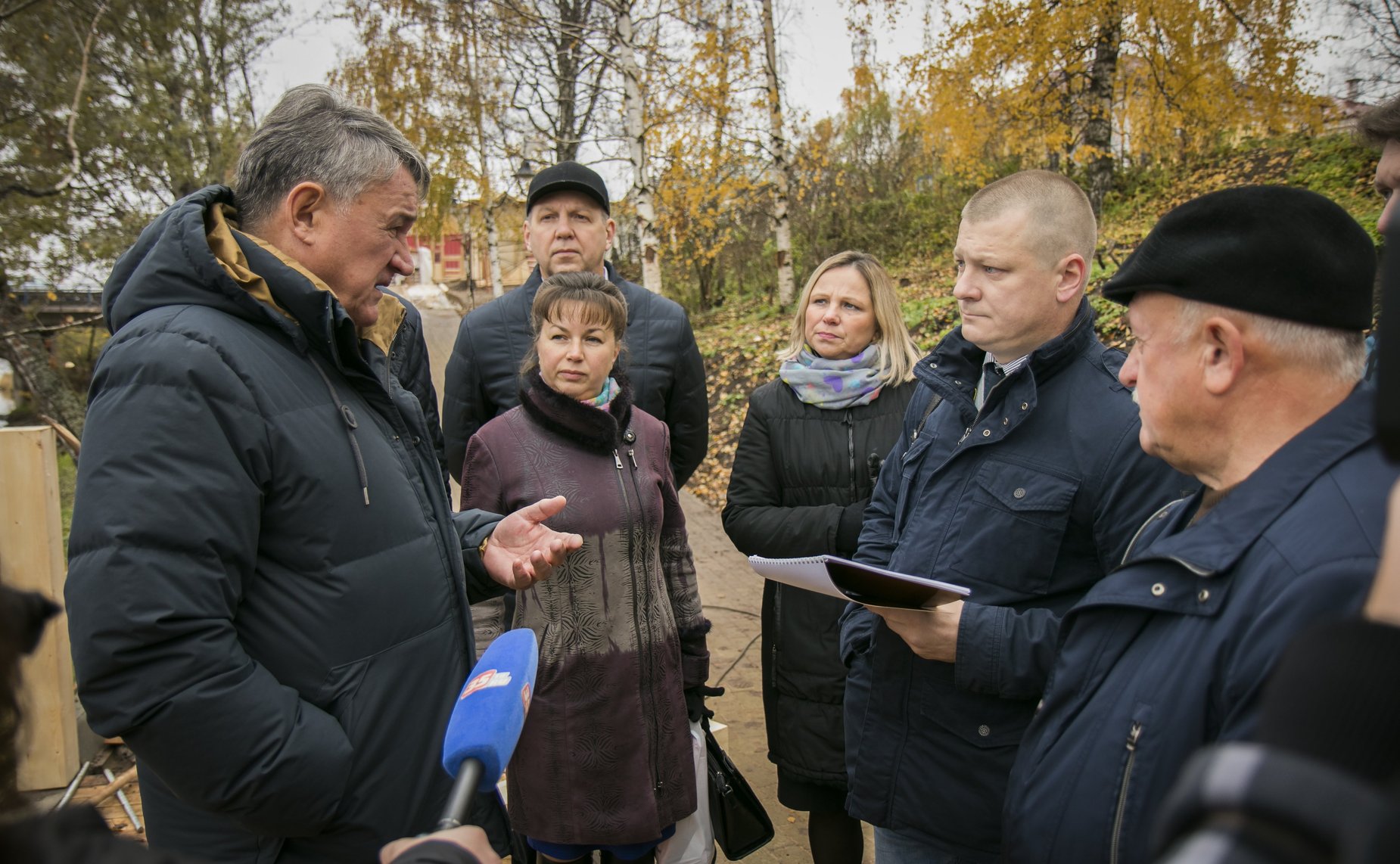 Ю. Воробьев проинспектировал ход работ по строительству набережной Вытегры