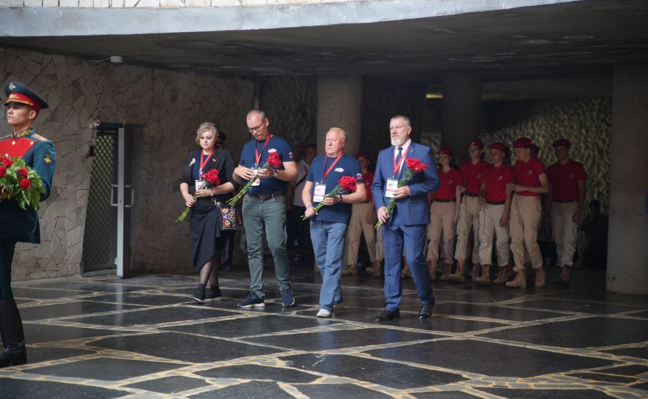 Сергей Горняков приветствовал участников культурно-образовательного проекта «Поезд Памяти» в Волгограде