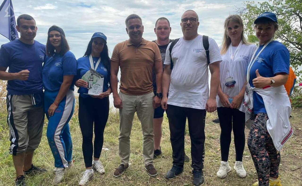 Айрат Гибатдинов вместе с активистами молодежных объединений региона принял участие в экопроекте «Экологическая тропа Ундория»