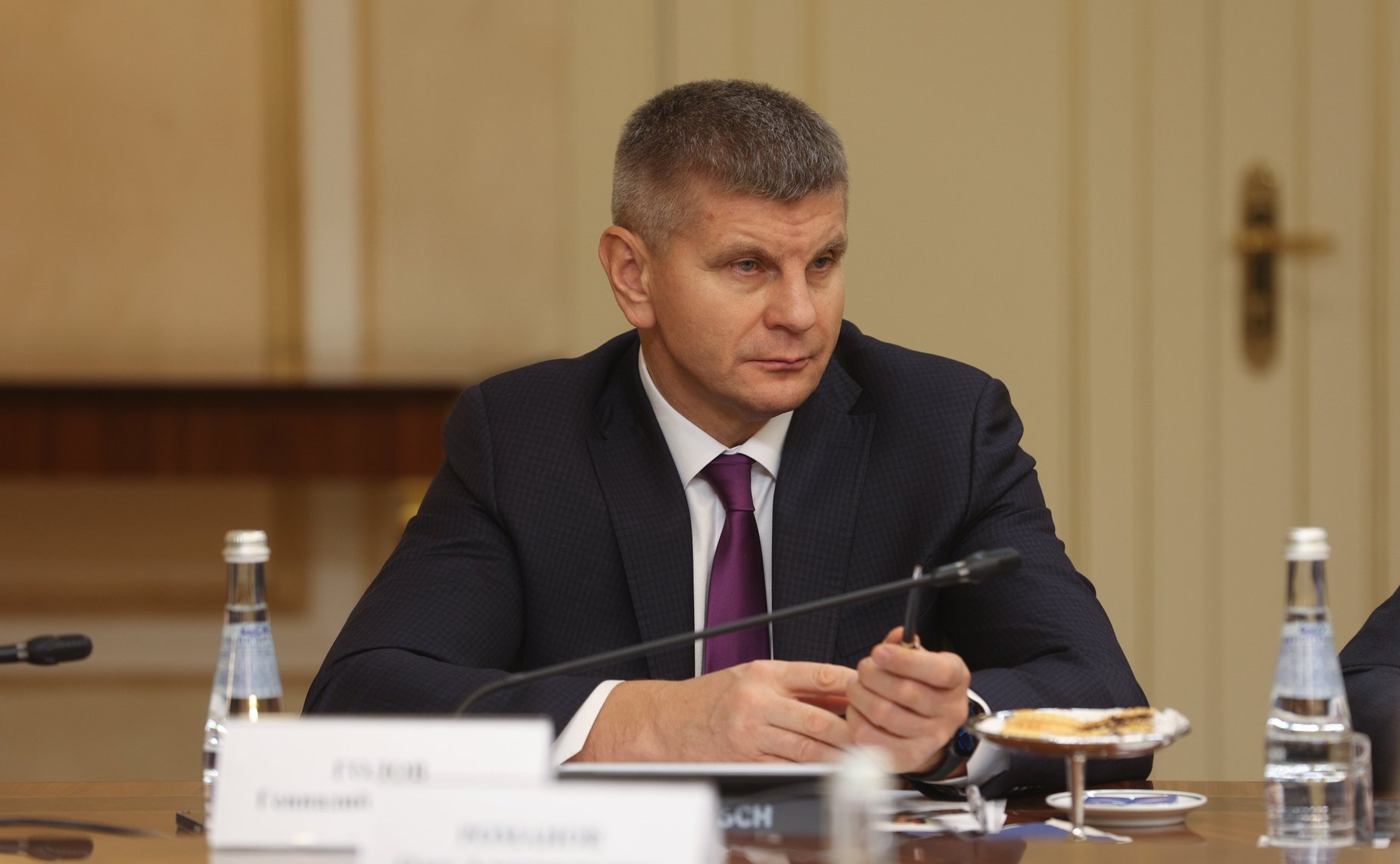 Геннадий Голов