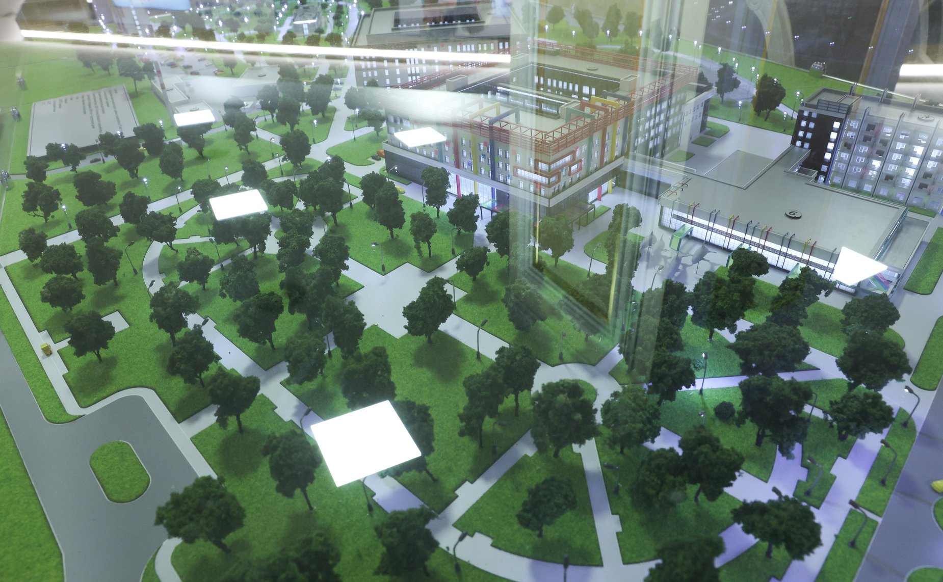 Торжественное открытие выставки достижений здравоохранения в сфере охраны здоровья матери и ребенка