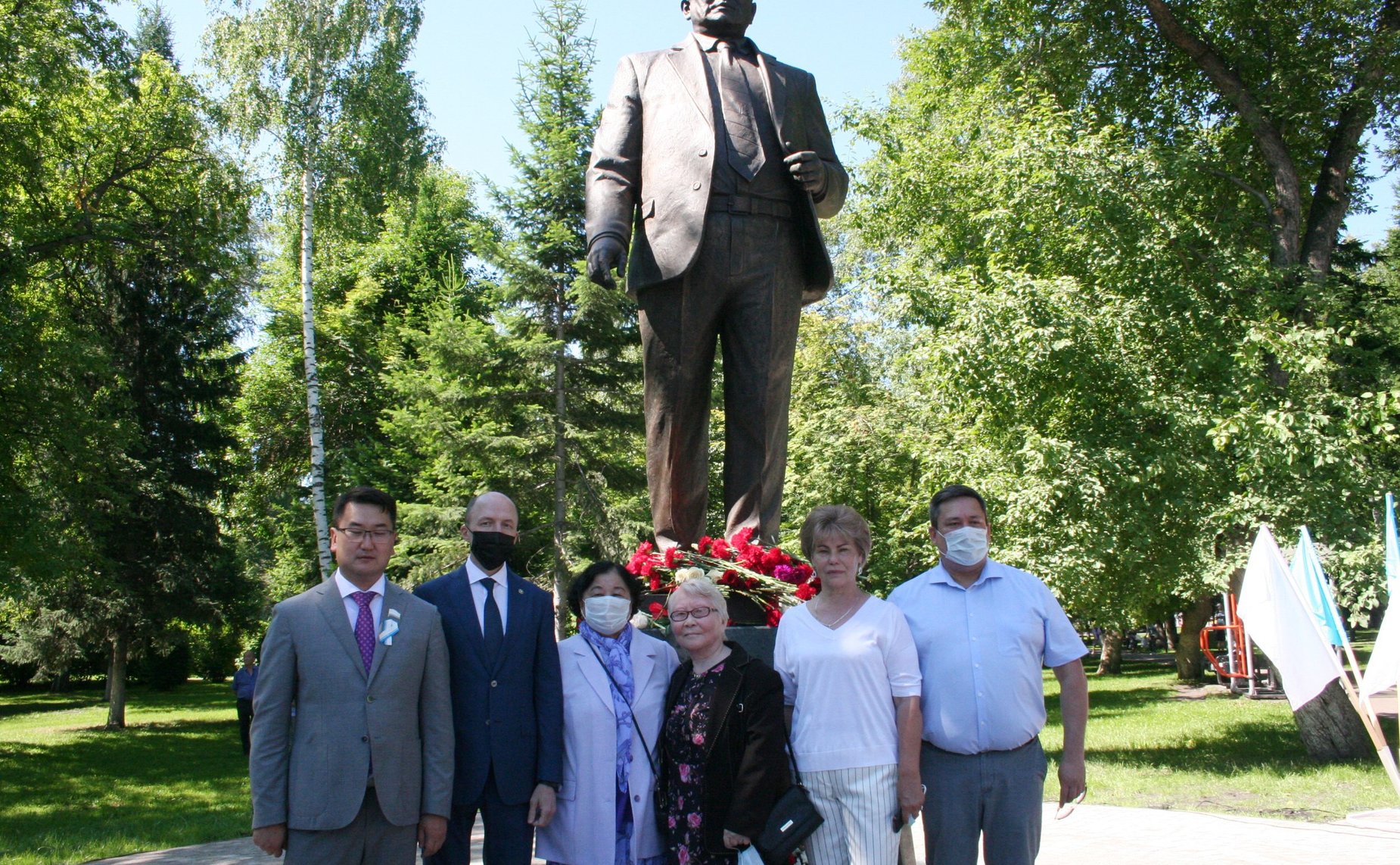 Татьяна Гигель приняла участие в открытии памятника первому главе Республики — председателю Горно-Алтайского облисполкома, председателю Государственного Собрания – Эл Курултай Валерию Чаптынову