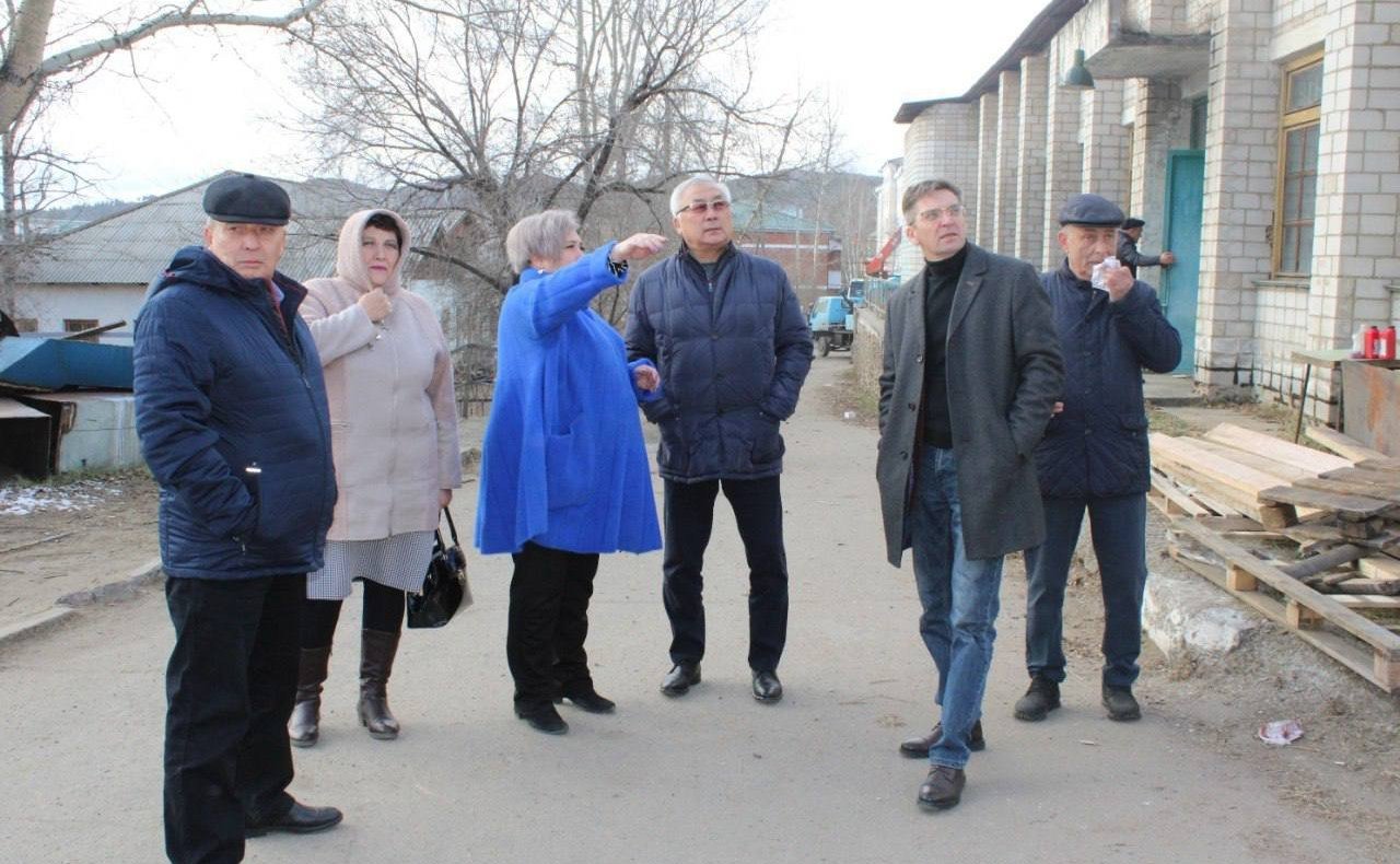 Баир Жамсуев проверил ход строительства модульных спортзалов в Забайкалье