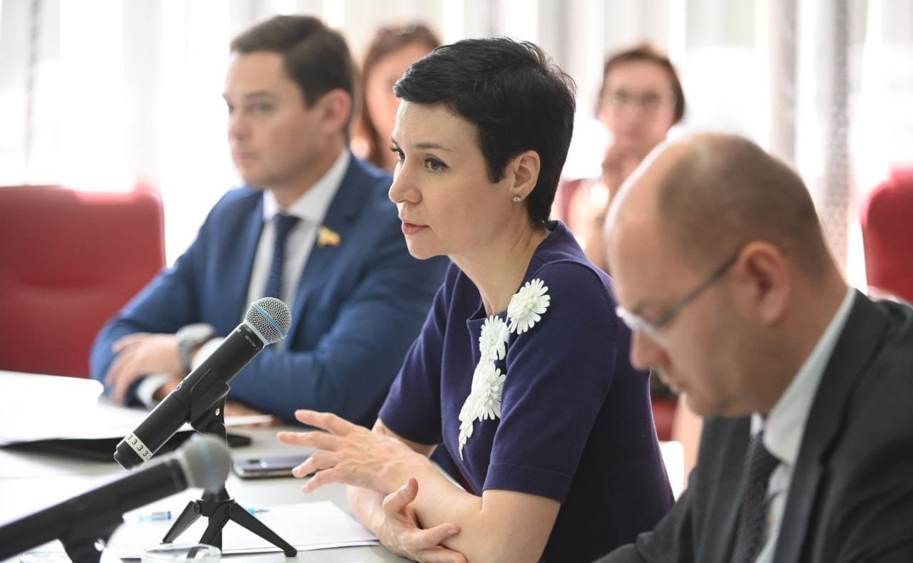 Ирина Рукавишникова приняла участие в церемонии подписания соглашения между МФЦ и департаментом по делам казачества и кадетских учебных заведений Ростовской области
