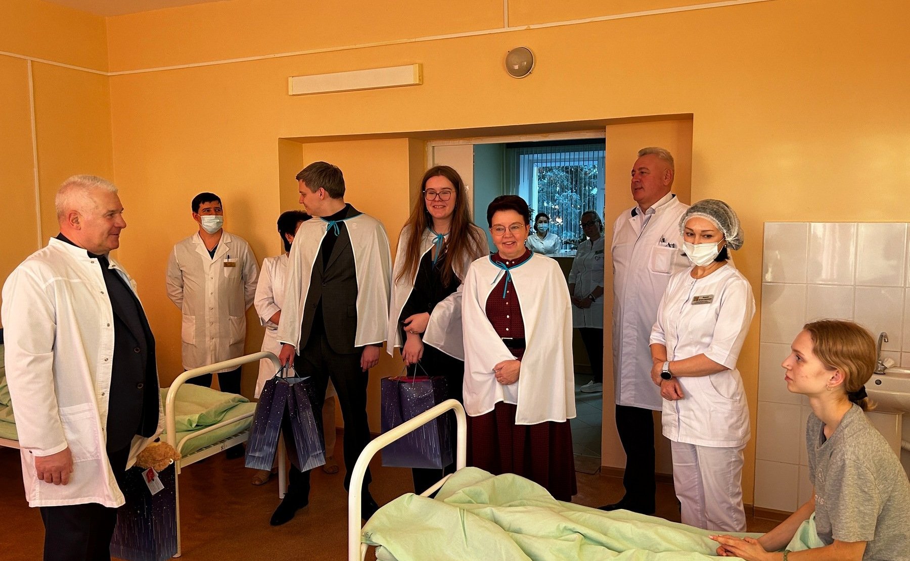 Сергей Мартынов в рамках благотворительной акции «Коробка храбрости» вручил подарки детям