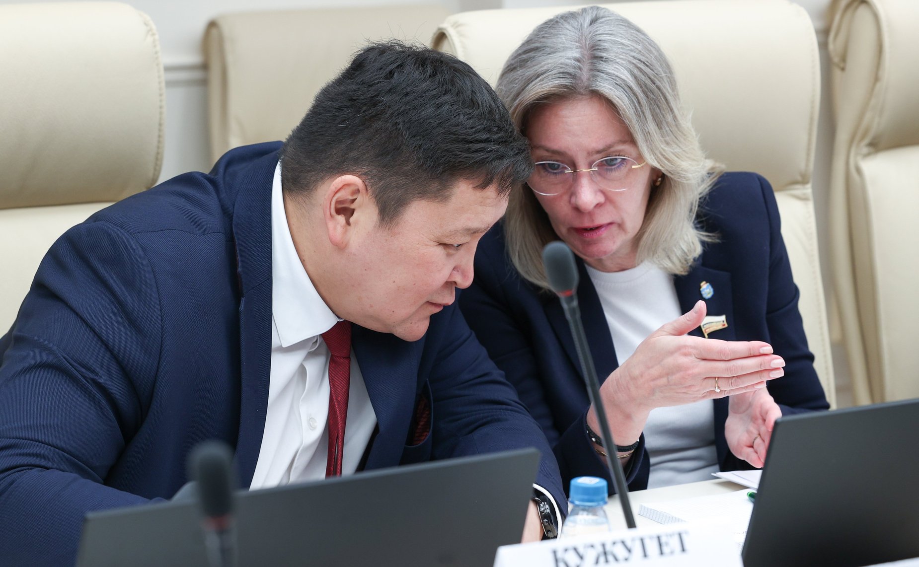 Круглый стол на тему «Финансовые аспекты деятельности фондов помощи тяжелобольным детям: проблемы и перспективы»