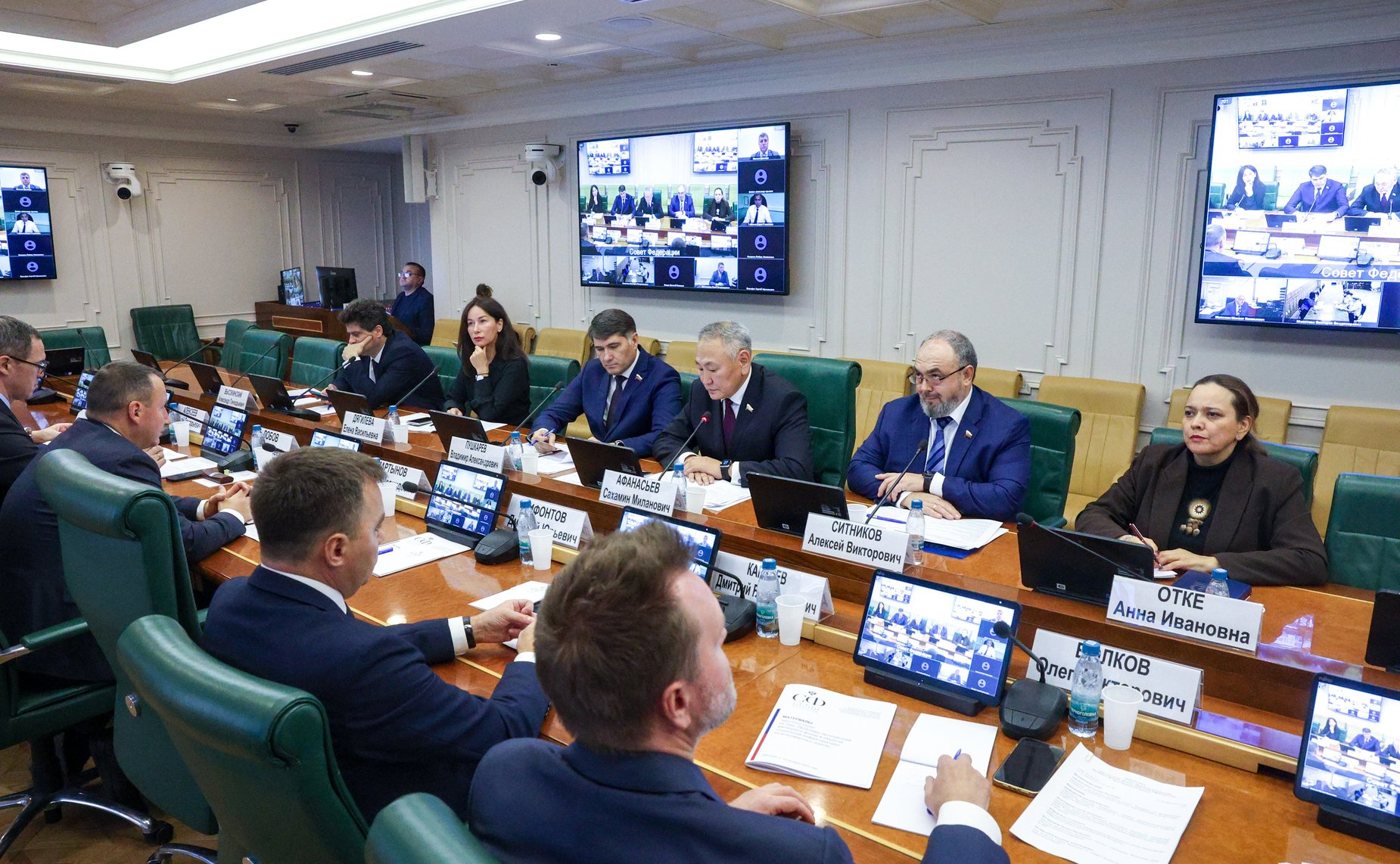 Круглый стол на тему «Проблемы эксплуатации жилищного фонда и объектов социальной инфраструктуры на вечномерзлых грунтах»