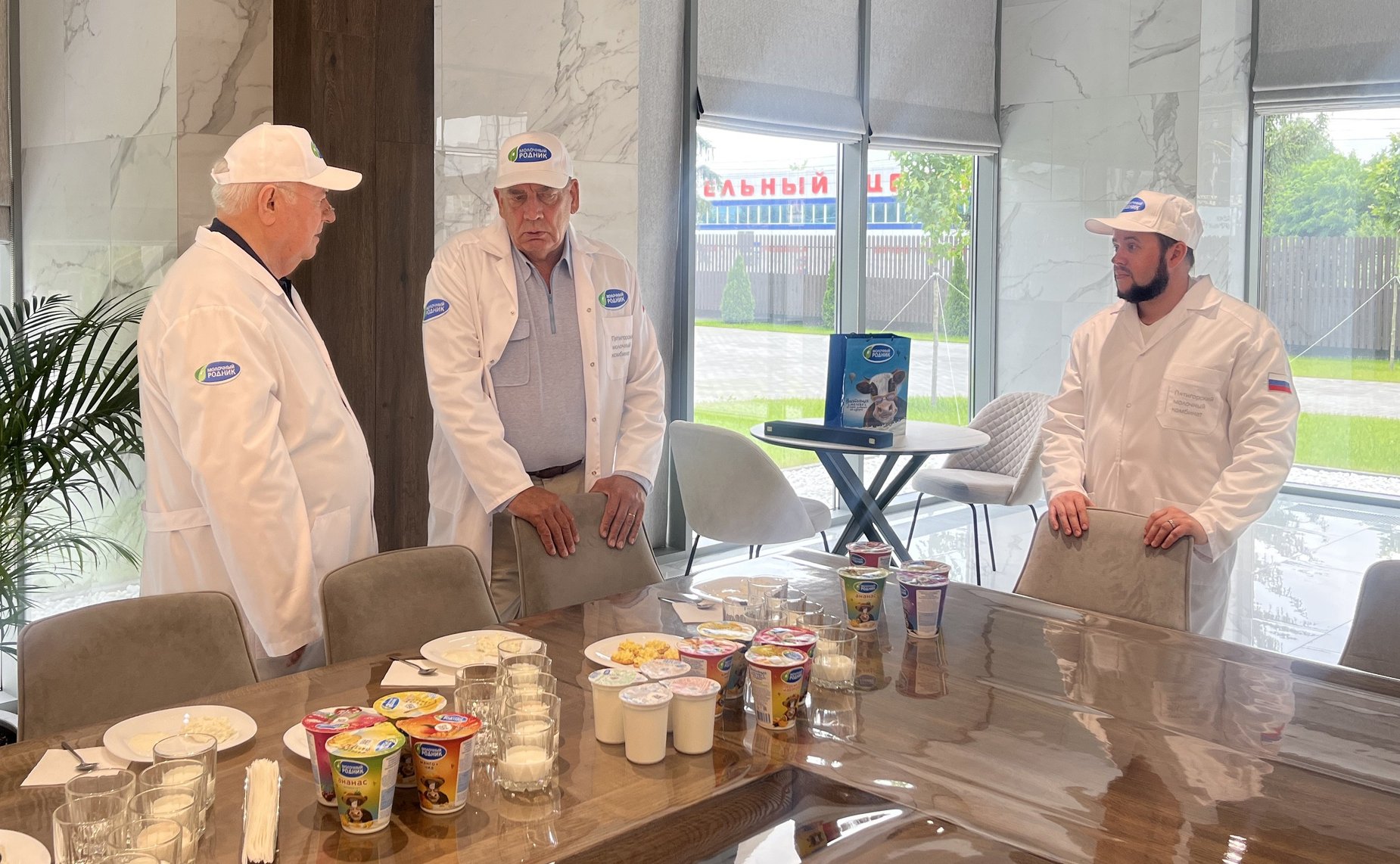 Сергей Митин посетил завод по производству природный минеральной воды и Пятигорский молочный комбинат