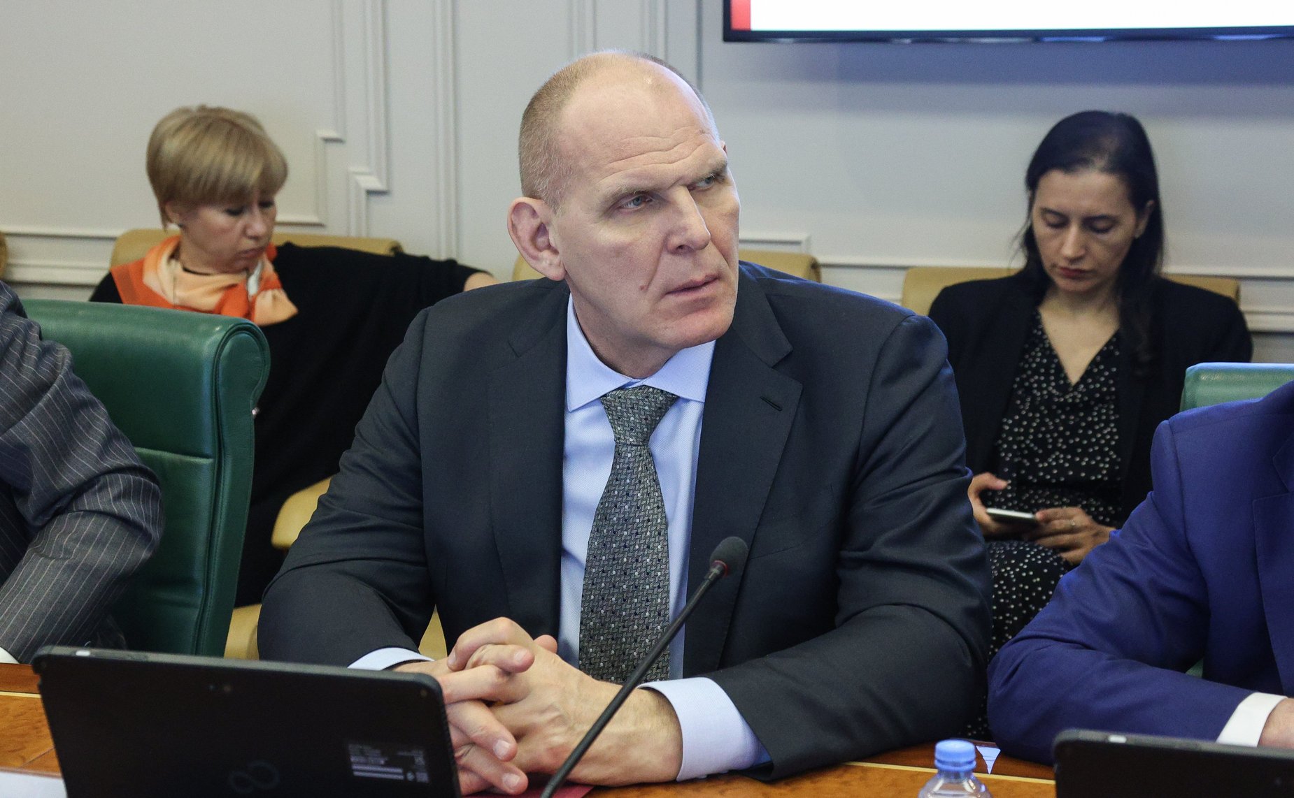 Александр Карелин