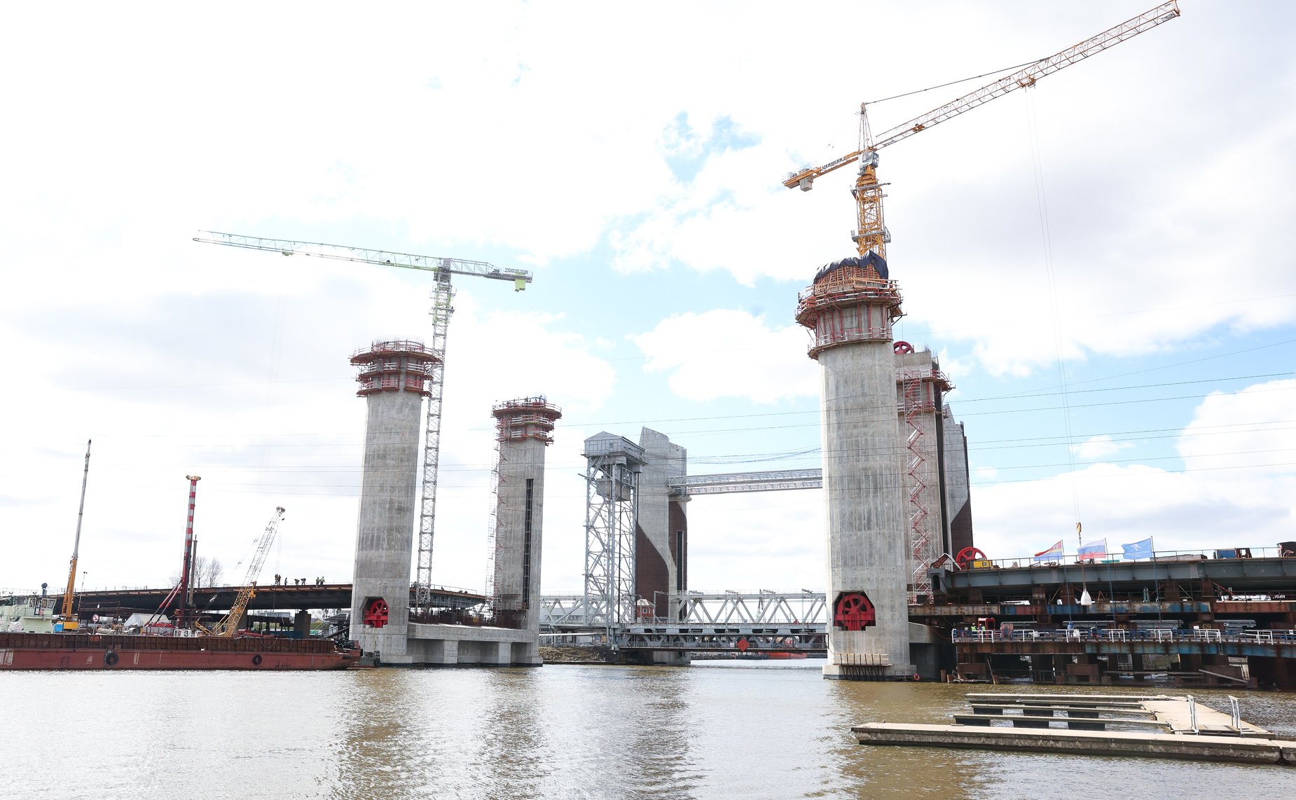 Валентина Матвиенко ознакомилась с ходом строительства нового автодорожного моста в Калининграде через реку Преголю