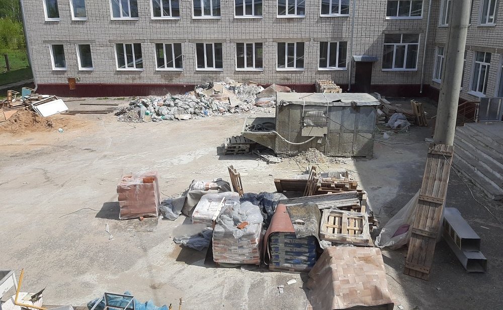 Сергей Мартынов осмотрел здание Куженерской основной школы