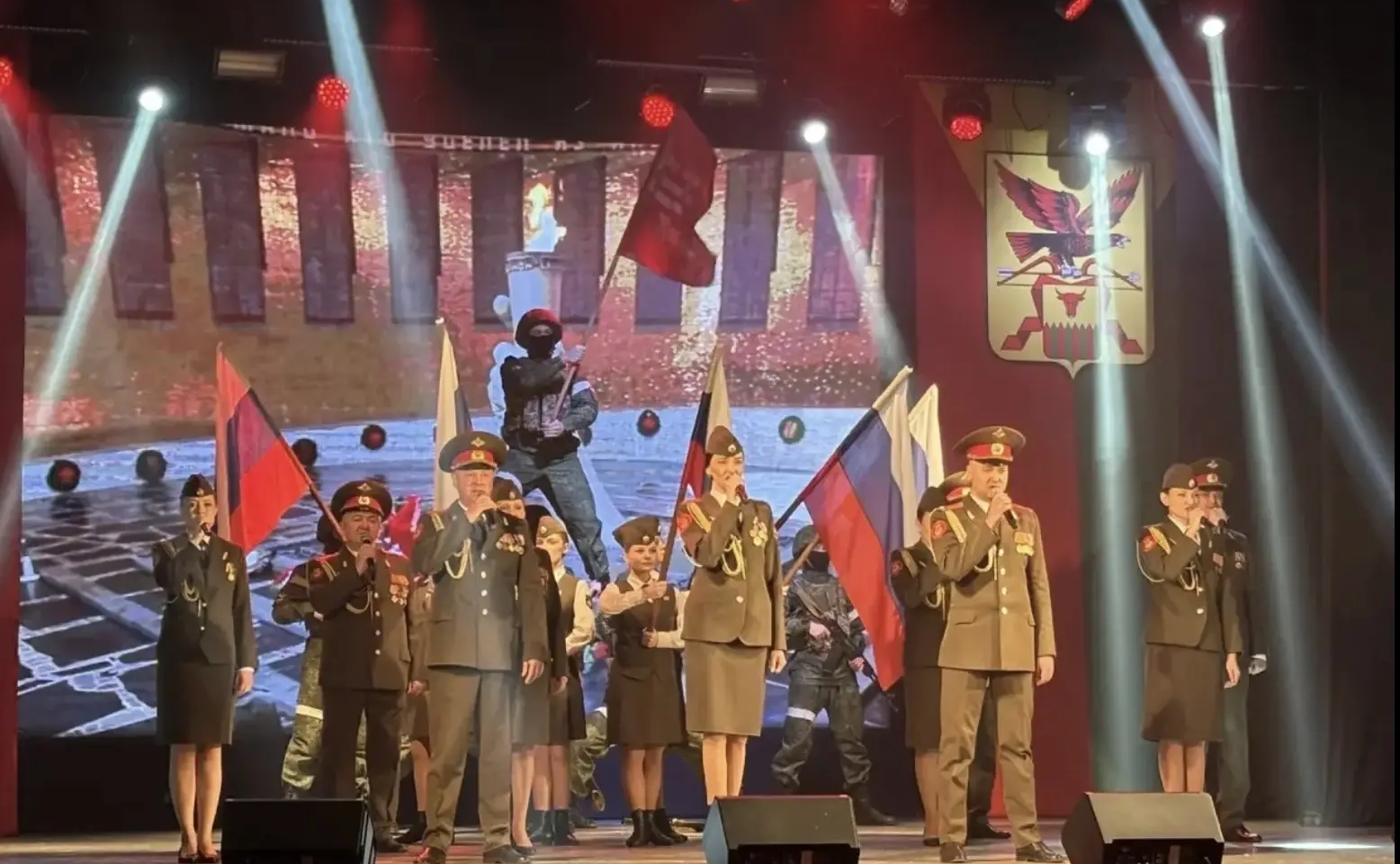 Баир Жамсуев в ходе работы в регионе провел ряд встреч, посвященных социально-экономическому развитию края и поддержке участников СВО