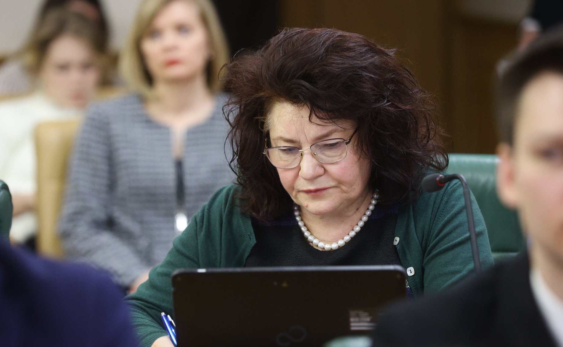 Совещание Комитета СФ по аграрно-продовольственной политике и природопользованию «Об итогах работы по развитию агрострахования с государственной поддержкой в 2025 году и дальнейших планах по развитию системы»