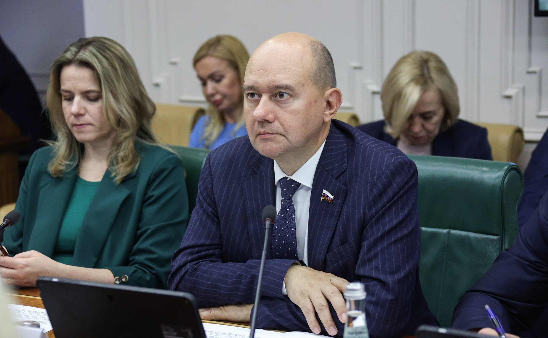 Заседание парламентской комиссии по расследованию преступных действий в отношении несовершеннолетних со стороны киевского режима