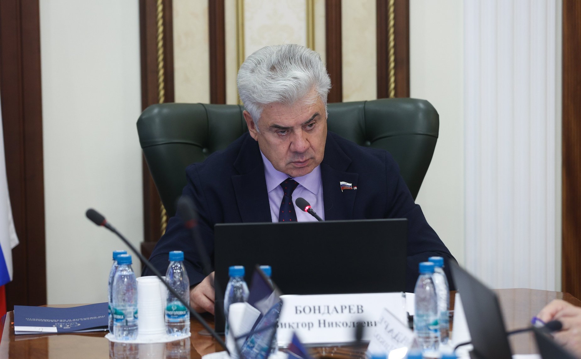 Виктор Бондарев