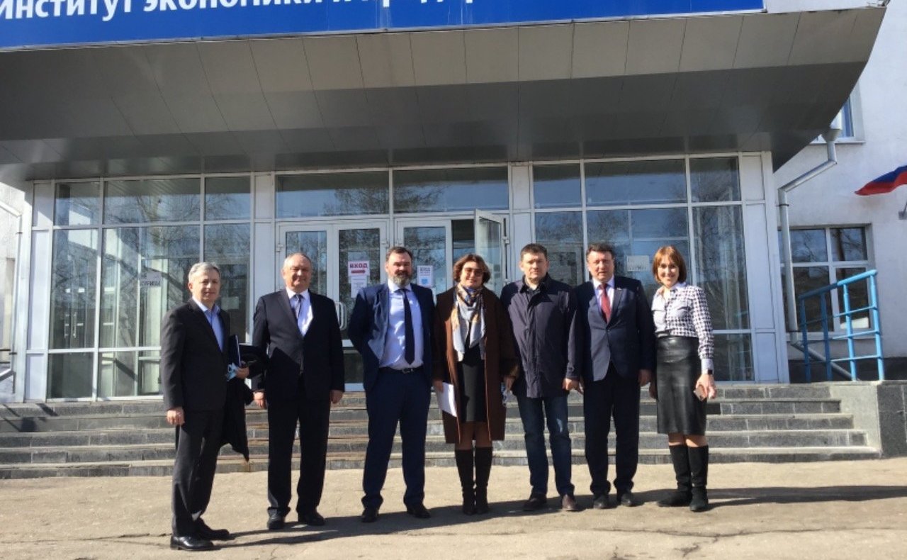 Николай Журавлев посетил Институт экономики и предпринимательства