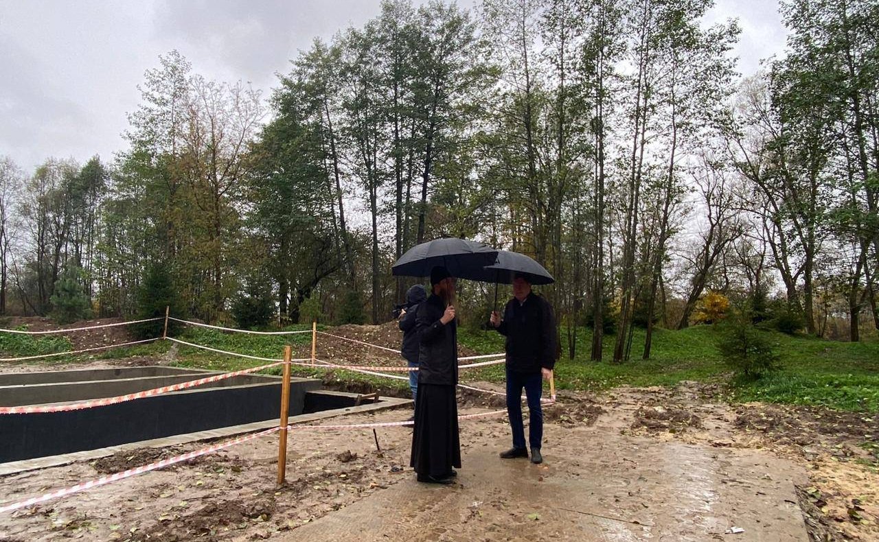 Александр Савин посетил Святой источник и купель в Оптиной пустыни