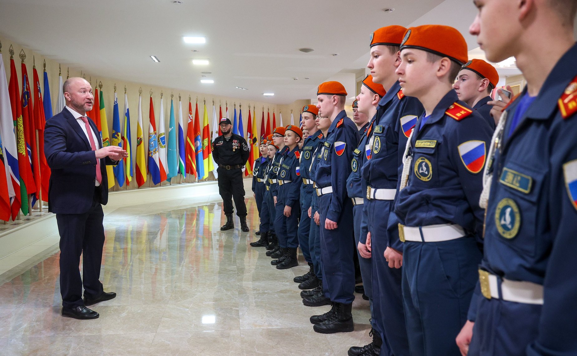 Встреча заместителя Председателя Совета Федерации Юрия Воробьева с кадетами Образовательного центра-кадетской школы «Корабелы Прионежья»