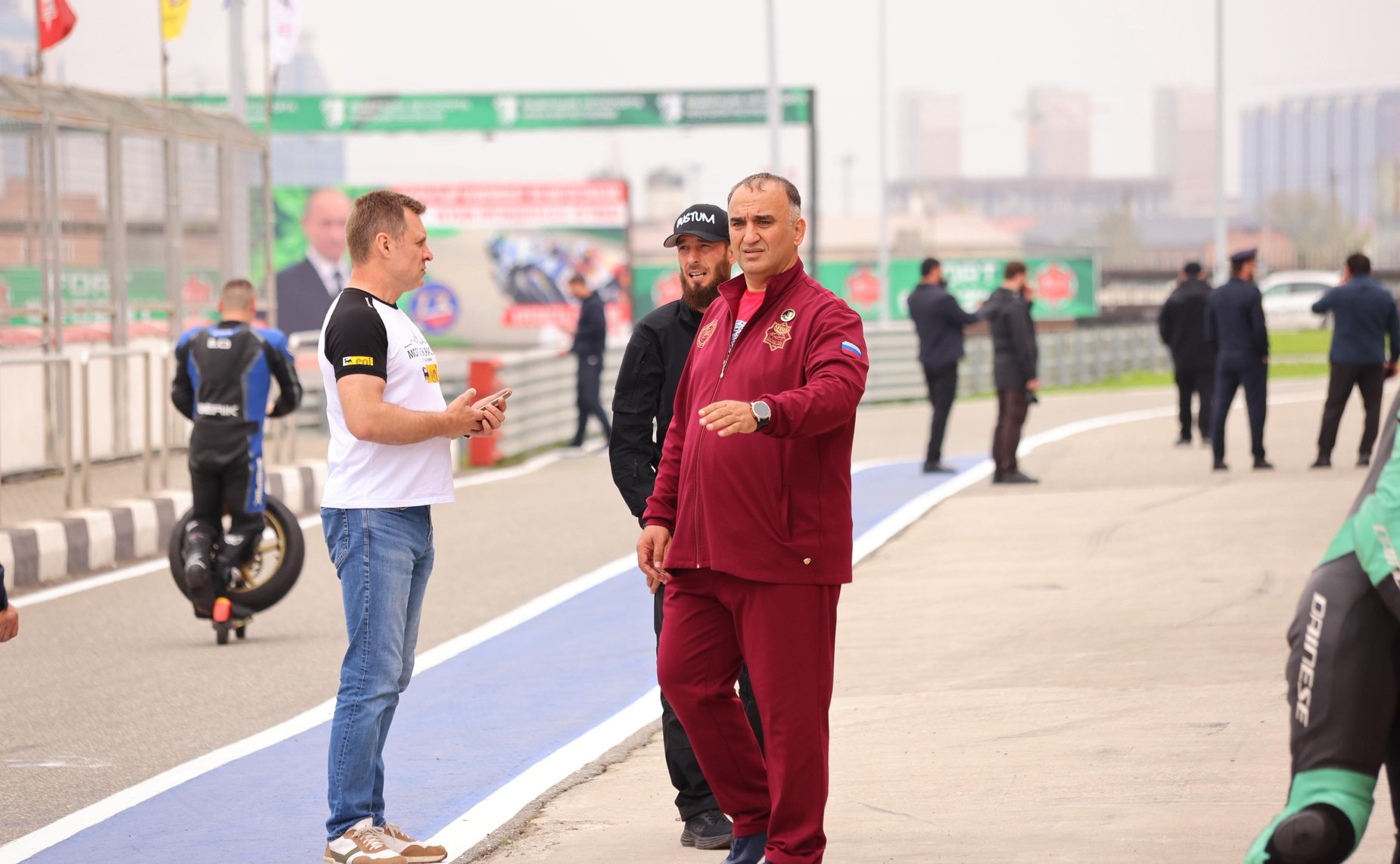 Мохмад Ахмадов принял участие в открытии чемпионата Чеченской Республики «Кубок Президента В.В. Путина» по мотогонкам