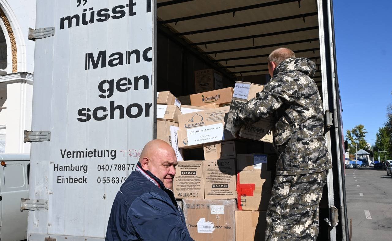 Айрат Гибатдинов принял участие в торжественной церемонии отправки гуманитарной помощи из Ульяновска в Донбасс и Новороссию