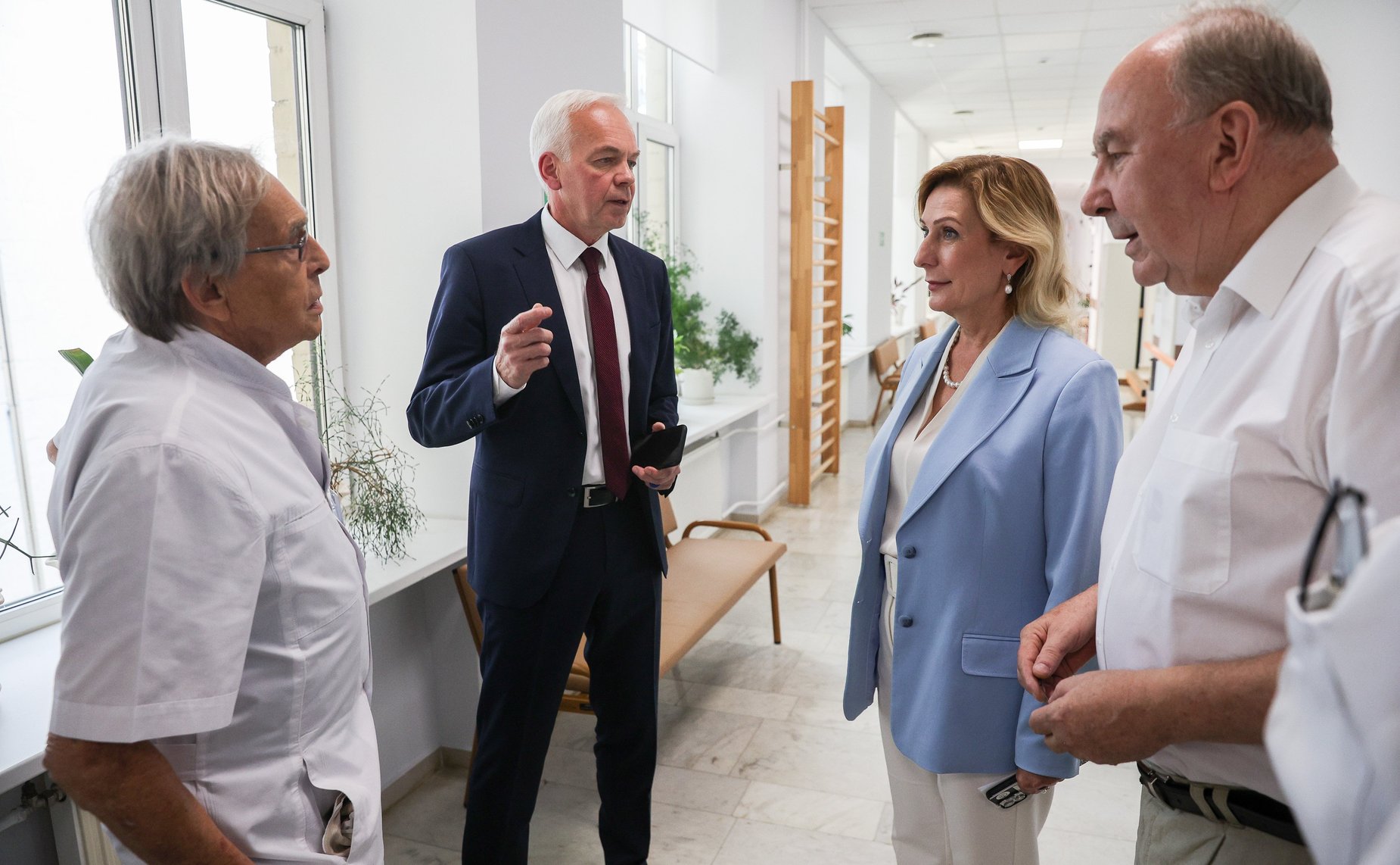 Заместитель Председателя Совета Федерации Инна Святенко посетила Национальный медицинский исследовательский центр нейрохирургии имени академика Н.Н. Бурденко