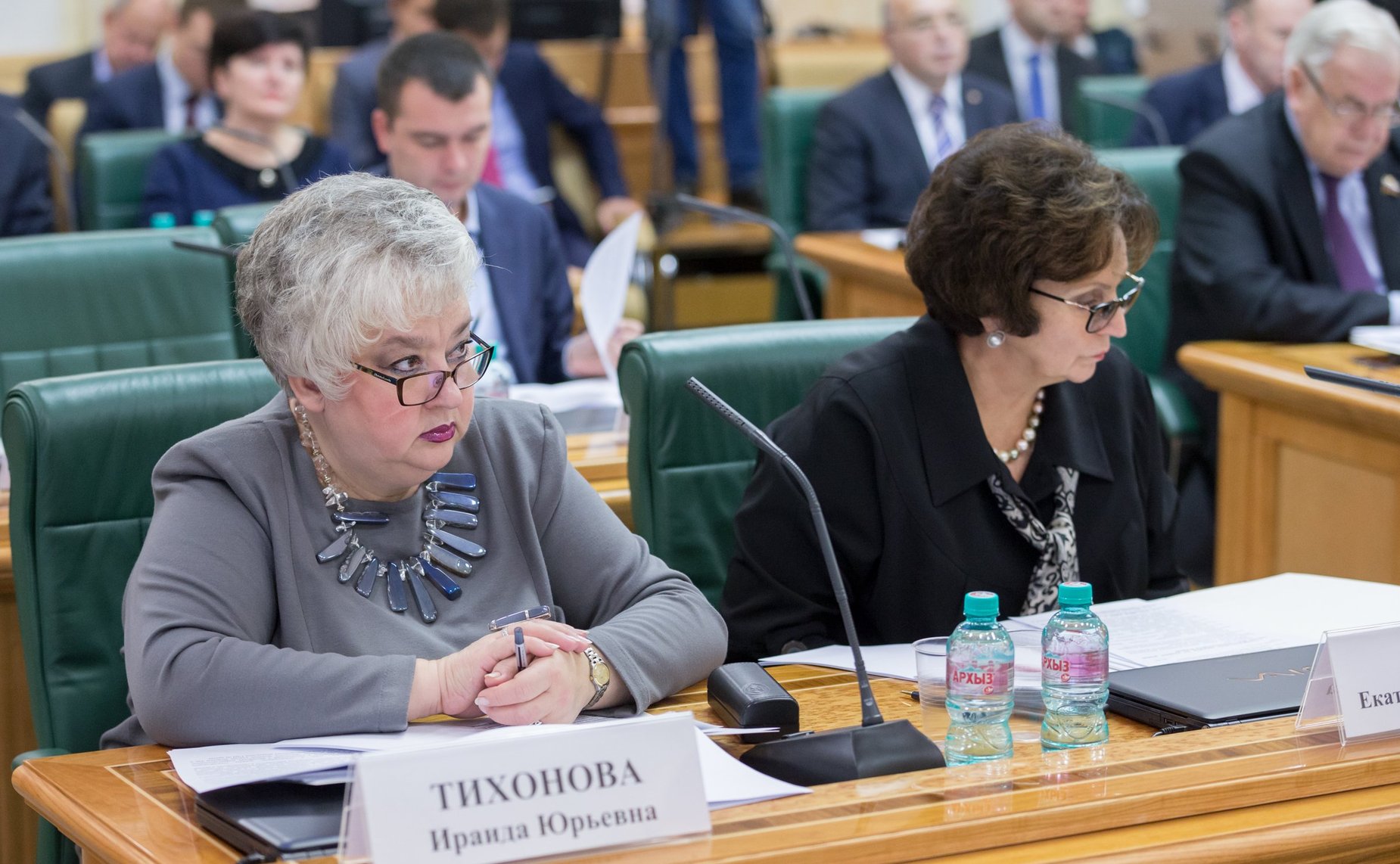 И. Тихонова и Е. Лахова