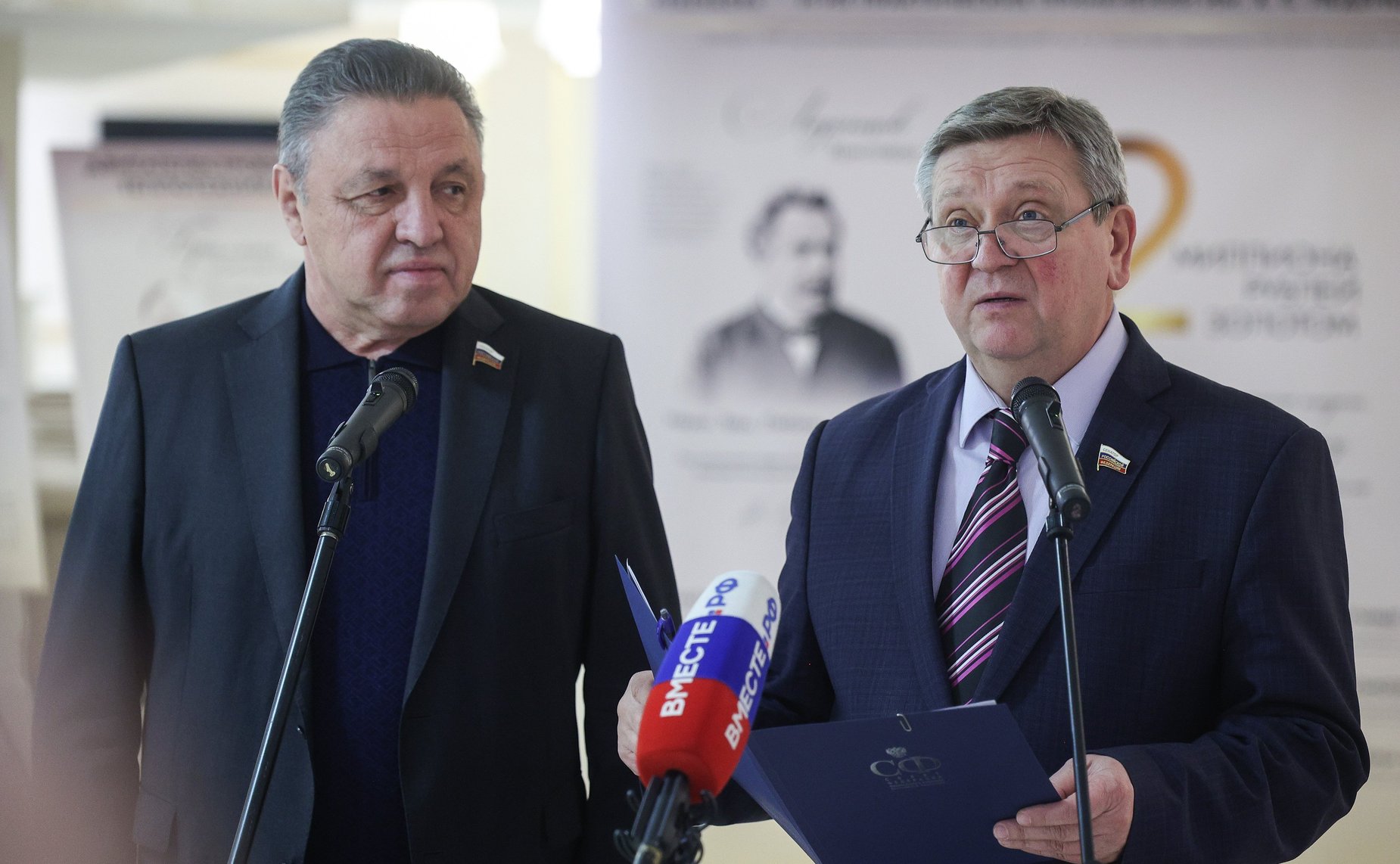 В Совете Федерации проходит выставка «Леденцовское общество друзей человечества»