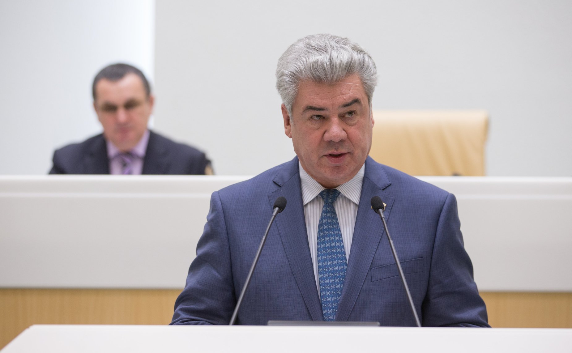 В. Бондарев