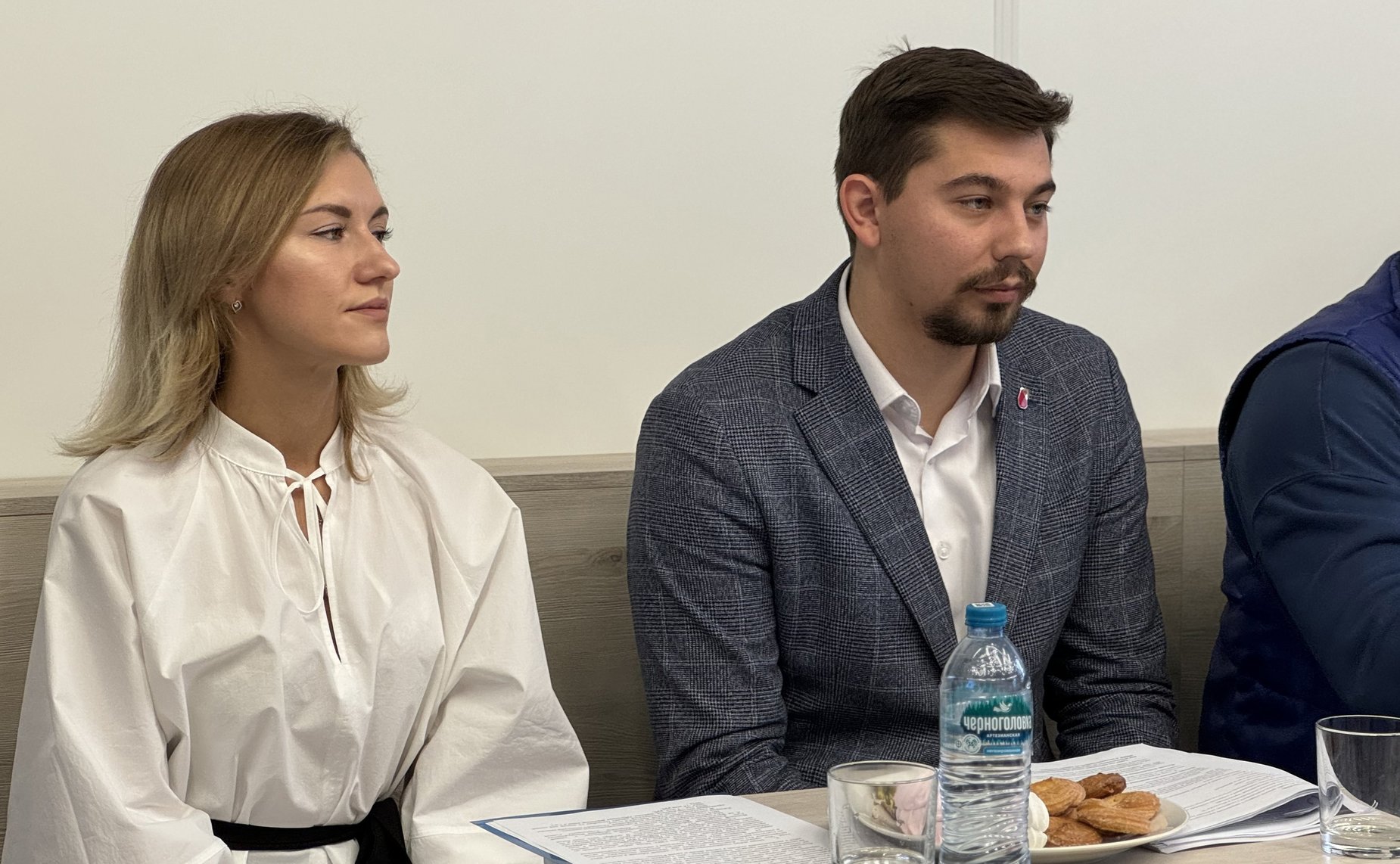 Сенаторы РФ провели встречу с представителями Фонда «Защитники Отечества» и посетили выставку «Мамино сердце»