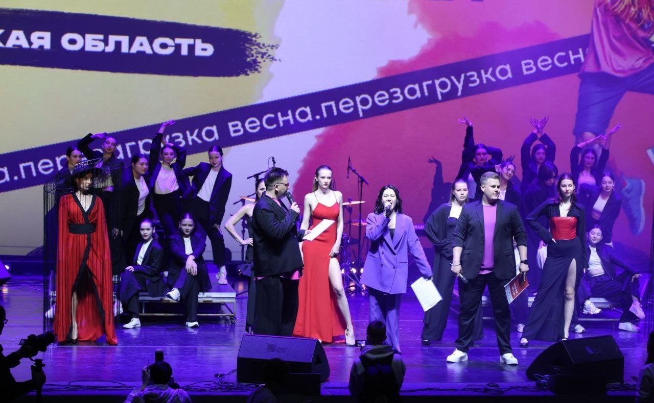 Андрей Хапочкин принял участие в церемонии открытия фестиваля «Студенческая весна» в Сахалинской области