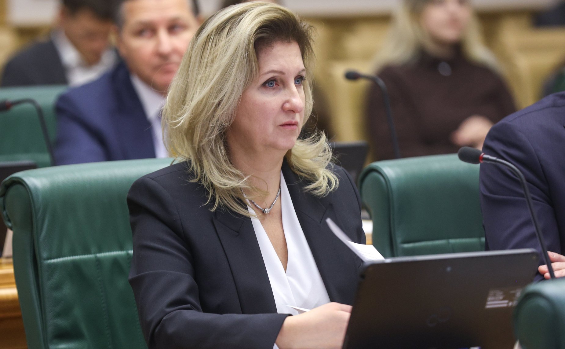 Круглый стол на тему «Особый порядок привлечения к административной ответственности судей и иных должностных лиц, выполняющих определенные государственные функции»