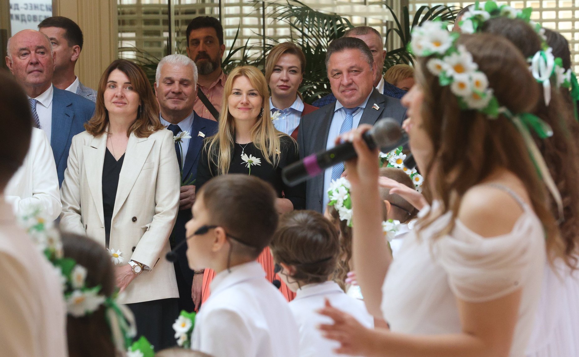 В Совете Федерации состоялась торжественная церемония открытия фотовыставки «Семейные бизнес-династии регионов России», посвященная Дню семьи, любви и верности