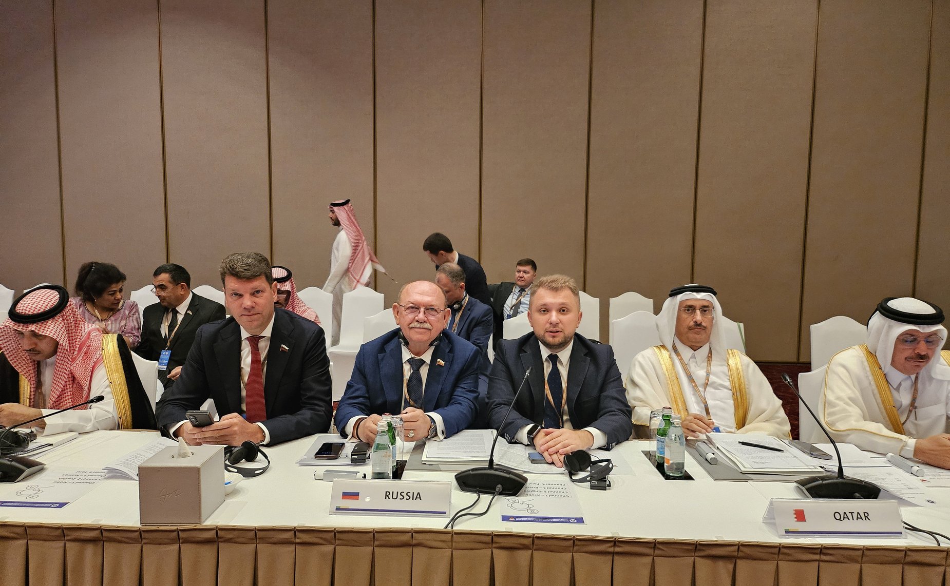 «На полях» заседания Постоянного комитета Азиатской парламентской ассамблеи по экономическим вопросам и устойчивому развитию состоялись двусторонние встречи и контакты Геннадия Орденова с представителями иностранных парламентов