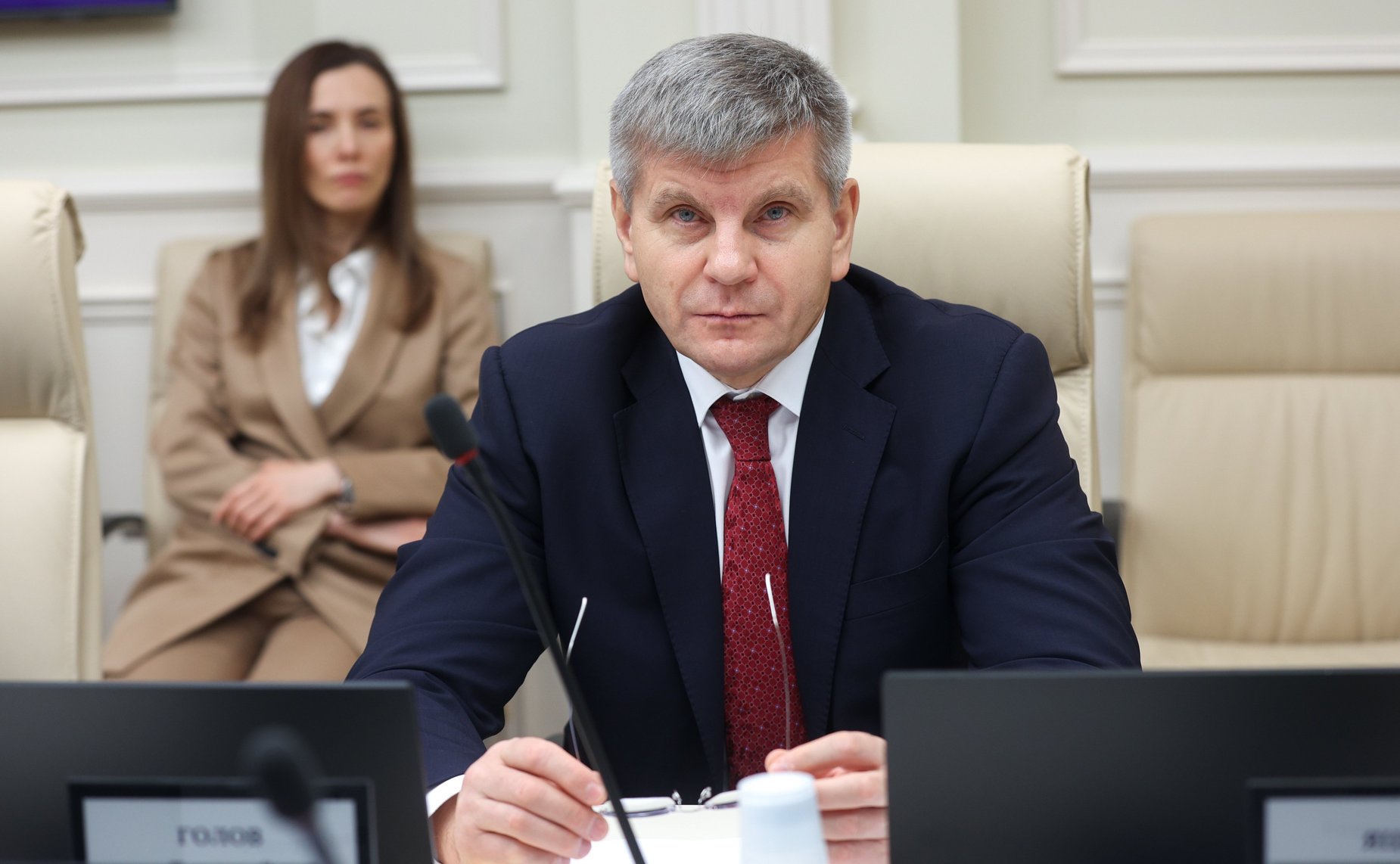 Геннадий Голов