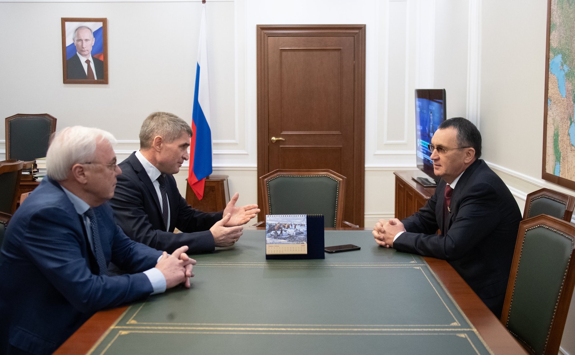 Встреча Николая Федорова с врио Главы Чувашской Республики Олегом Николаевым