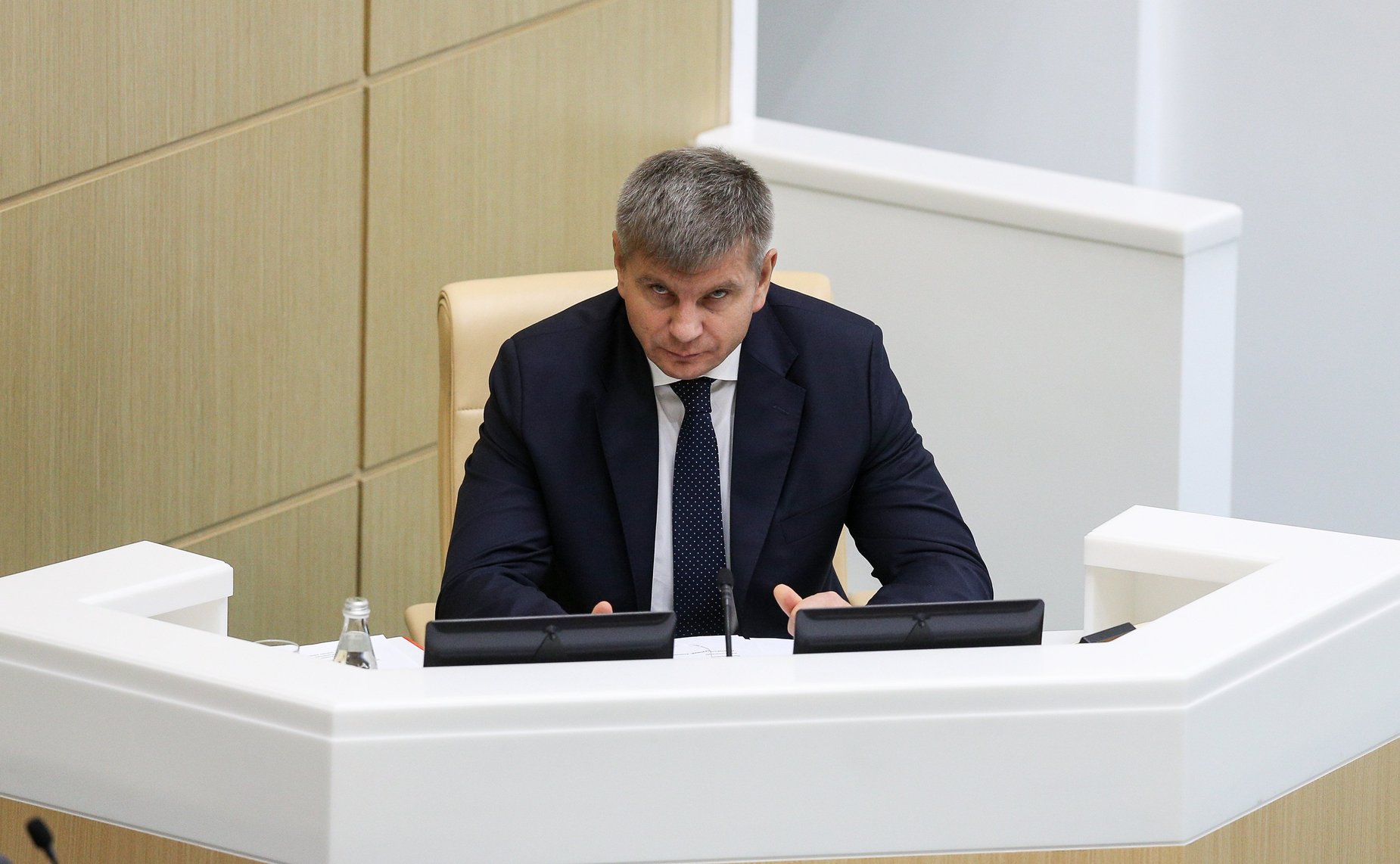 Геннадий Голов