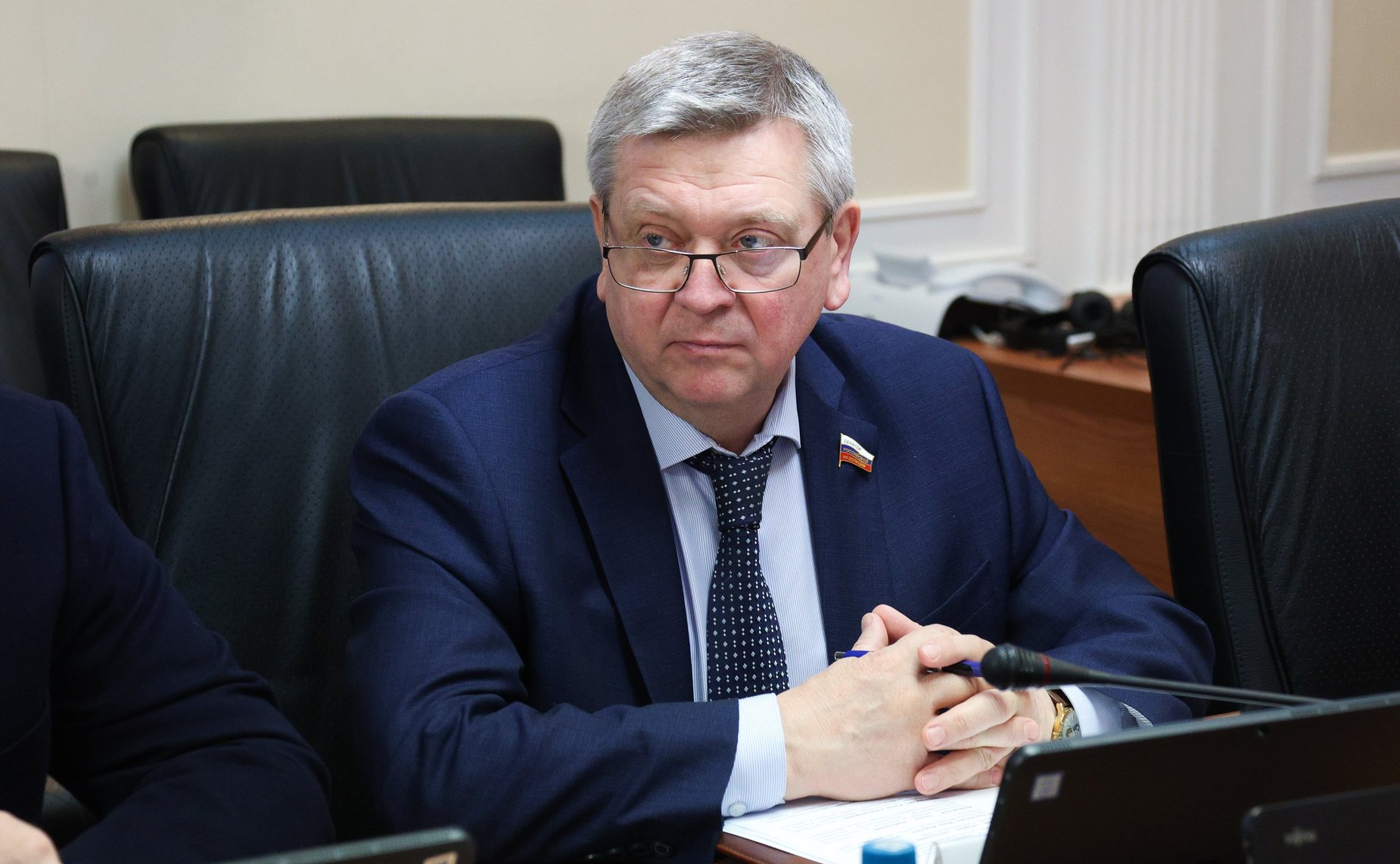 Александр Лутовинов