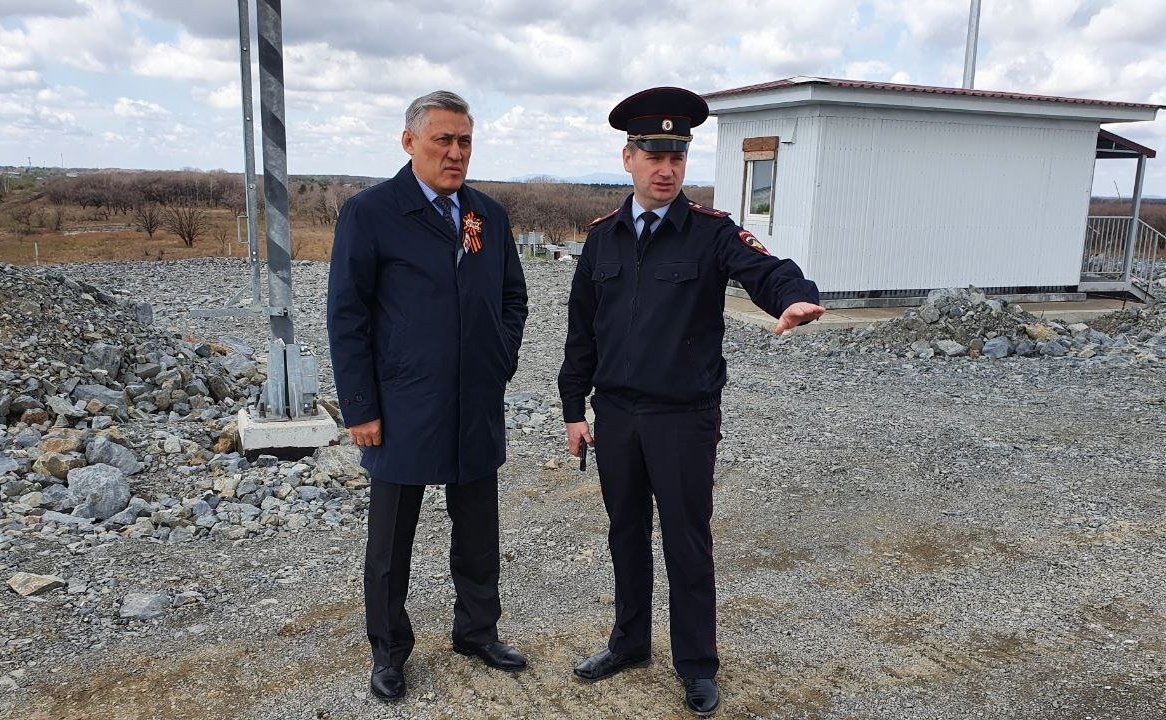 Юрий Валяев посетил строительную площадку трансграничного железнодорожного мостового перехода в селе Нижнеленинское Еврейской автономной области